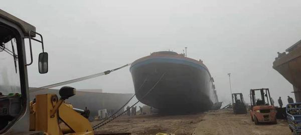 恭喜李老板船只下河，船號(hào)（四航258）